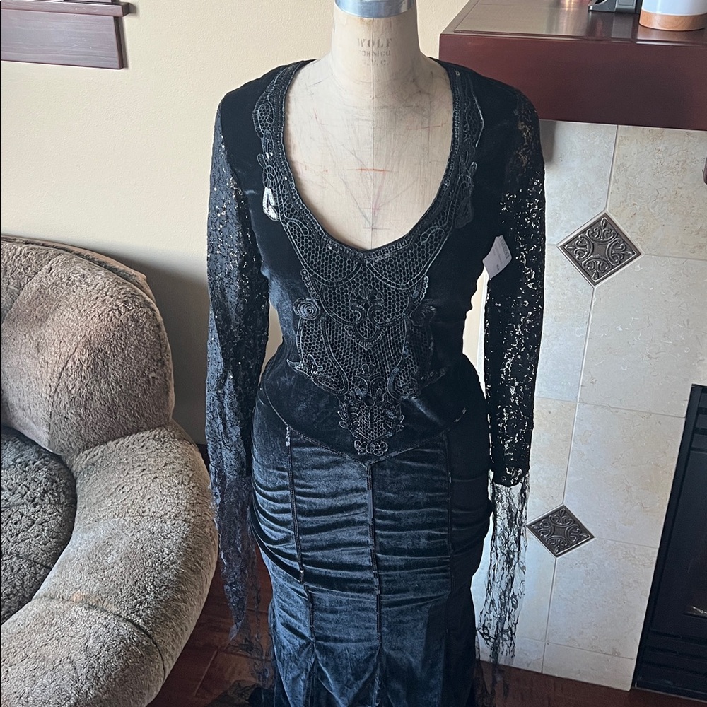 Sexy Frightfully Beautiful Halloween Gown NWT - Picture 4 of 16